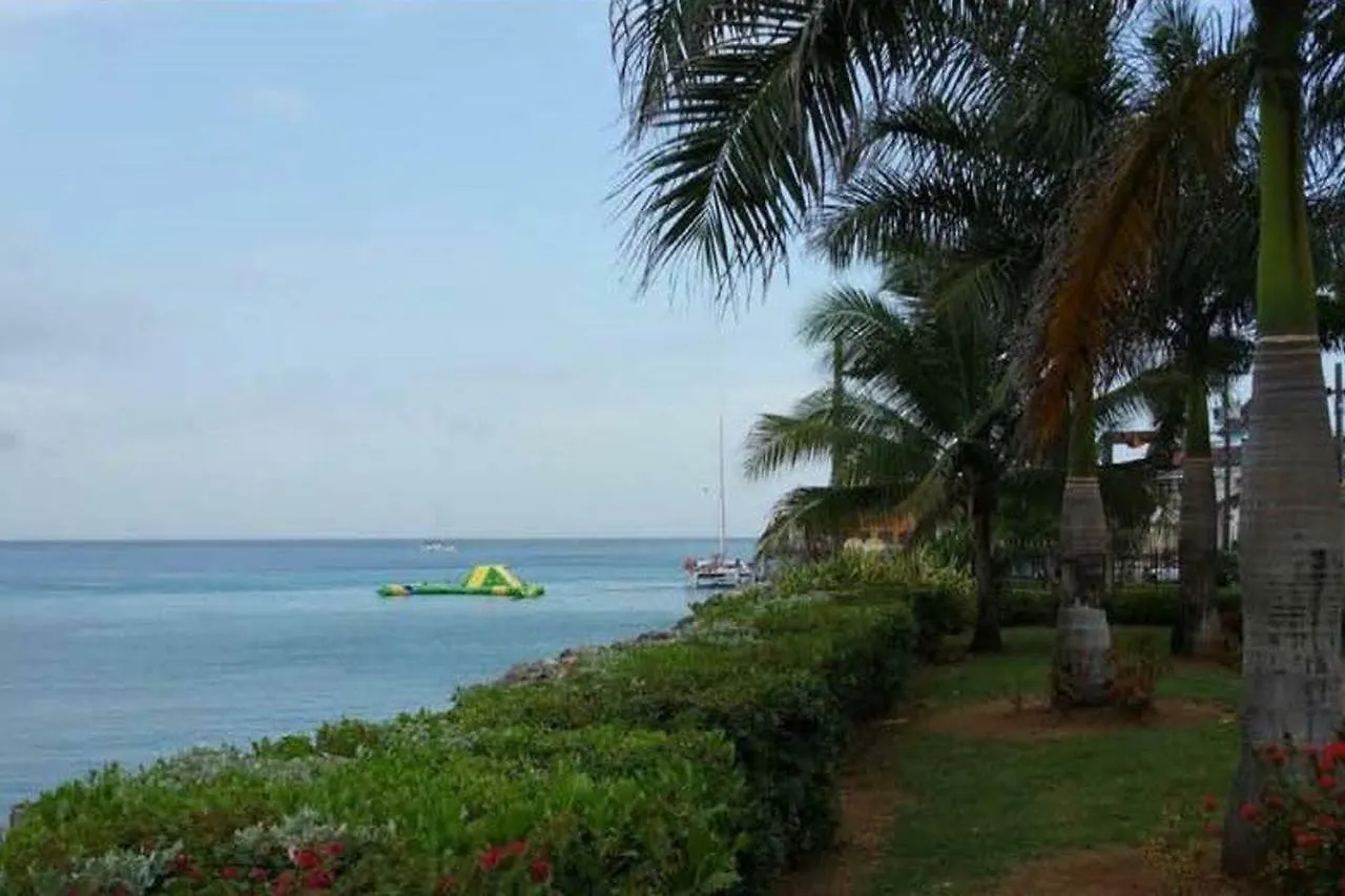 Mobay Las Palmas Montego Bay Jamaica