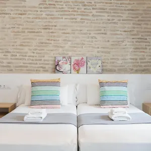 dolium-apartments.es-andalucia.com/